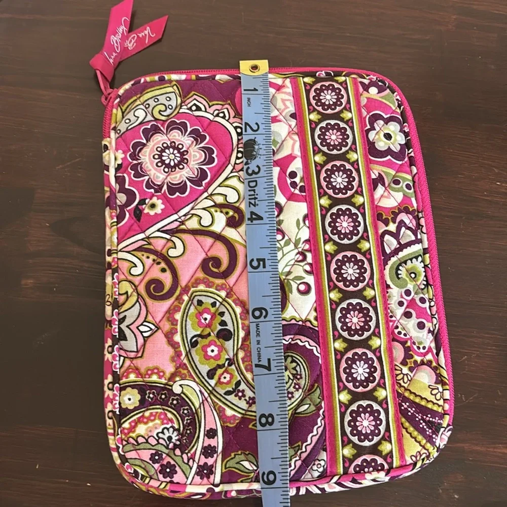VERA BRADLEY Very Berry Paisley Tablet Case NWOT 7x9 inches Raspberry Pink